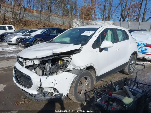 3GNCJNSB3HL286437 2017 CHEVROLET TRAX - Image 2