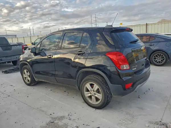 3GNCJNSB3HL288950 2017 CHEVROLET TRAX - Image 2