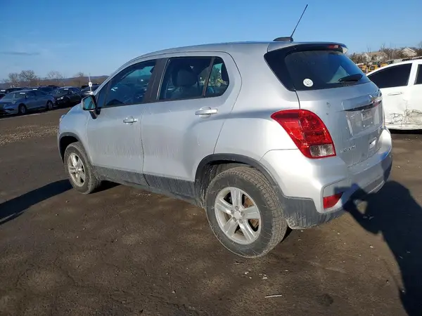 3GNCJNSB3JL171116 2018 CHEVROLET TRAX - Image 2