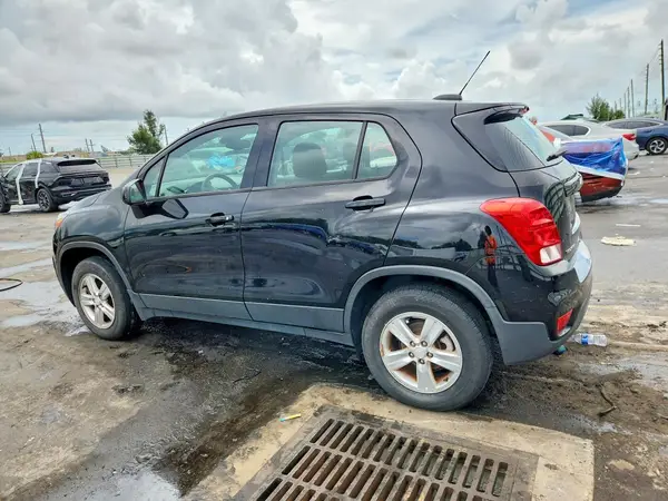 3GNCJNSB3JL210609 2018 CHEVROLET TRAX - Image 2