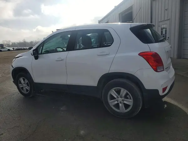 3GNCJNSB3JL229175 2018 CHEVROLET TRAX - Image 2