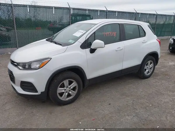 3GNCJNSB3JL305171 2018 CHEVROLET TRAX - Image 2