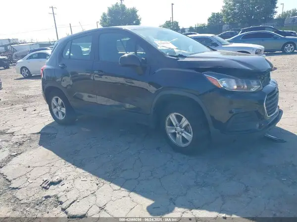 3GNCJNSB3JL310807 2018 CHEVROLET TRAX - Image 1