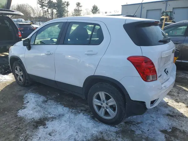 3GNCJNSB3JL359053 2018 CHEVROLET TRAX - Image 2