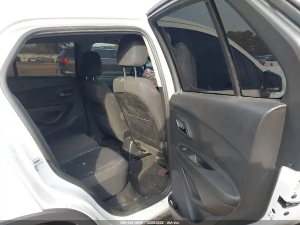 3GNCJNSB3KL171344 2019 CHEVROLET TRAX - Image 8