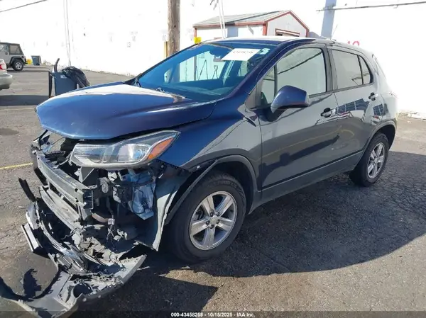 3GNCJNSB3KL198902 2019 CHEVROLET TRAX - Image 2