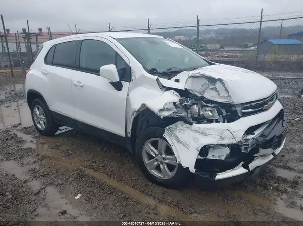 3GNCJNSB3KL216010 2019 CHEVROLET TRAX - Image 1
