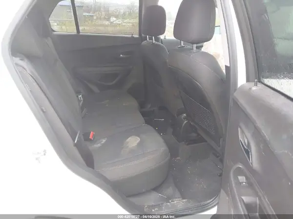 3GNCJNSB3KL216010 2019 CHEVROLET TRAX - Image 8