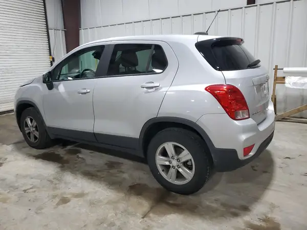 3GNCJNSB3KL216489 2019 CHEVROLET TRAX - Image 2