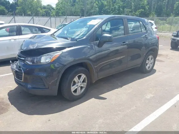 3GNCJNSB3KL230697 2019 CHEVROLET TRAX - Image 2