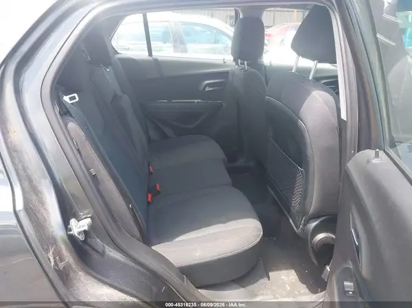 3GNCJNSB3KL230697 2019 CHEVROLET TRAX - Image 8