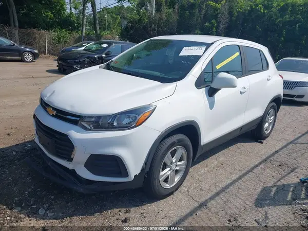 3GNCJNSB3KL234734 2019 CHEVROLET TRAX - Image 2
