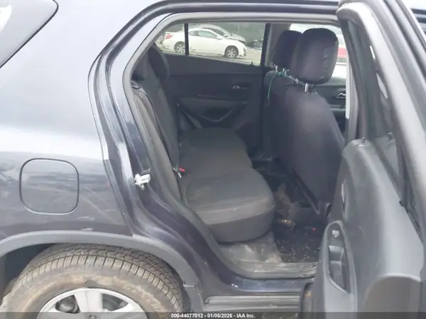3GNCJNSB3KL271900 2019 CHEVROLET TRAX - Image 8