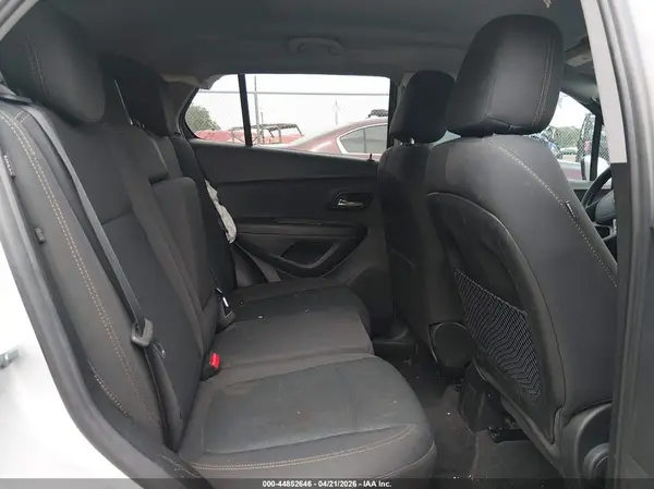3GNCJNSB3KL274943 2019 CHEVROLET TRAX - Image 8