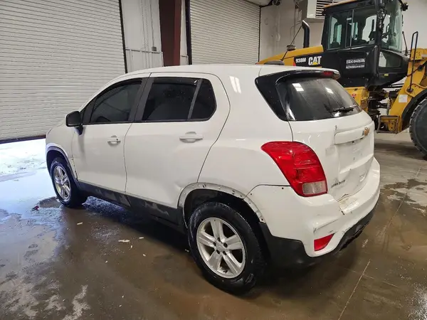 3GNCJNSB3KL330928 2019 CHEVROLET TRAX - Image 2