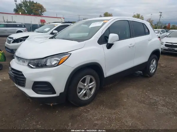 3GNCJNSB3KL357790 2019 CHEVROLET TRAX - Image 2