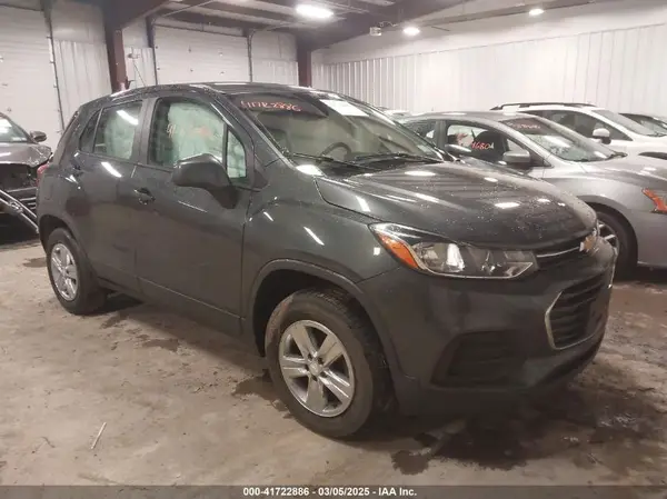 3GNCJNSB3KL367347 2019 CHEVROLET TRAX - Image 1