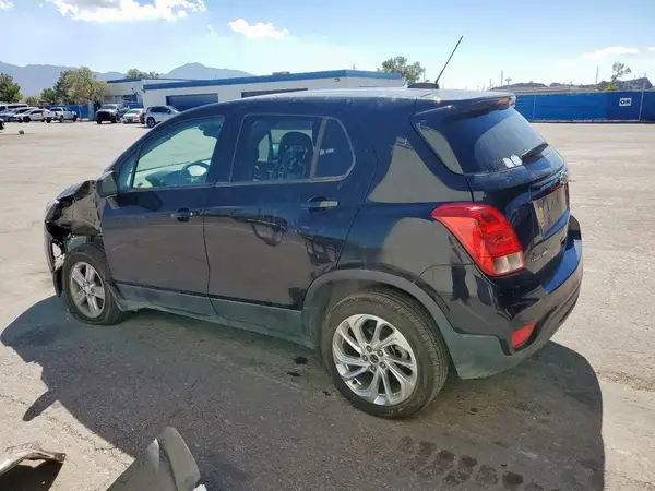 3GNCJNSB3KL370832 2019 CHEVROLET TRAX - Image 2