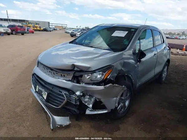 3GNCJNSB3LL109850 2020 CHEVROLET TRAX - Image 2