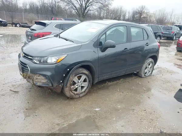 3GNCJNSB3LL132769 2020 CHEVROLET TRAX - Image 2