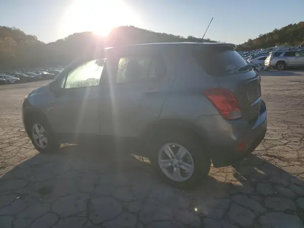 3GNCJNSB3LL155582 2020 CHEVROLET TRAX - Image 2