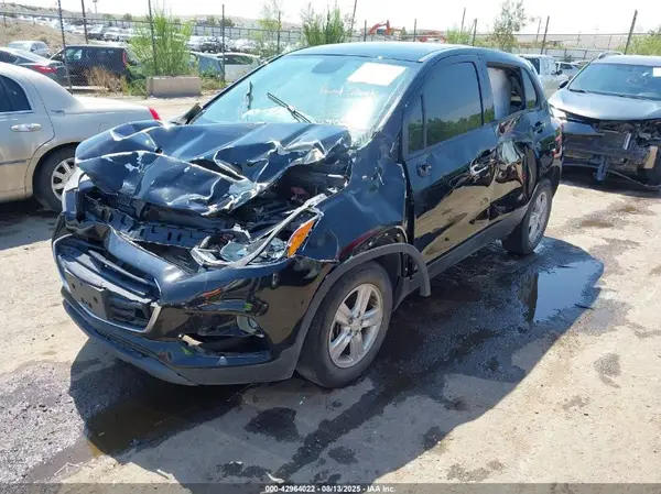 3GNCJNSB3LL173533 2020 CHEVROLET TRAX - Image 2