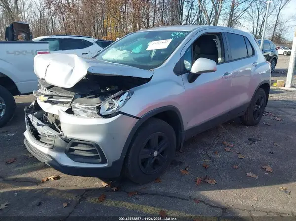 3GNCJNSB3LL203906 2020 CHEVROLET TRAX - Image 2