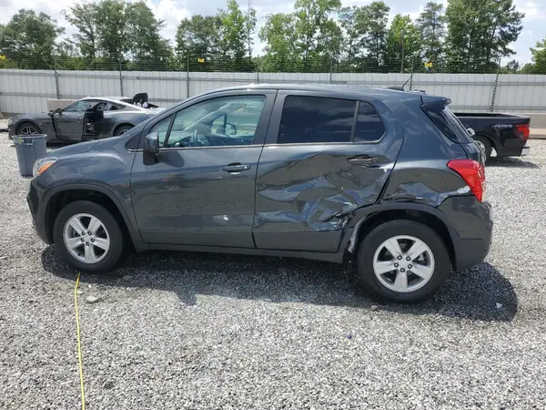3GNCJNSB3LL271946 2020 CHEVROLET TRAX - Image 2