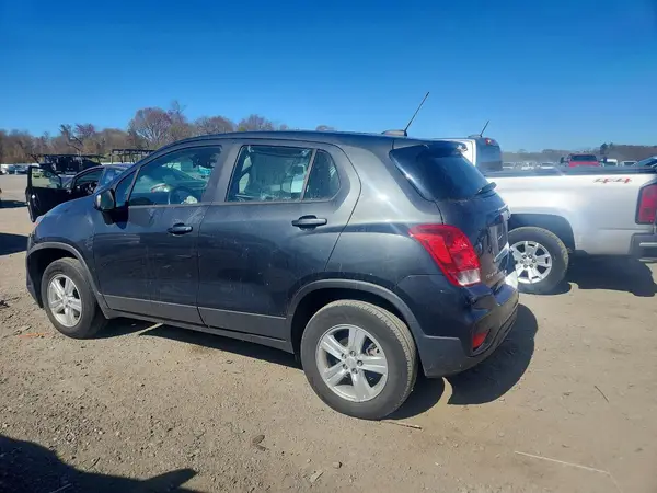 3GNCJNSB3LL273101 2020 CHEVROLET TRAX - Image 2