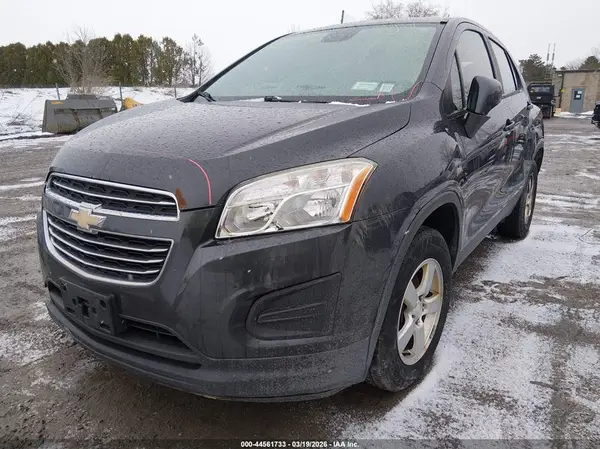 3GNCJNSB4GL218663 2016 CHEVROLET TRAX - Image 2