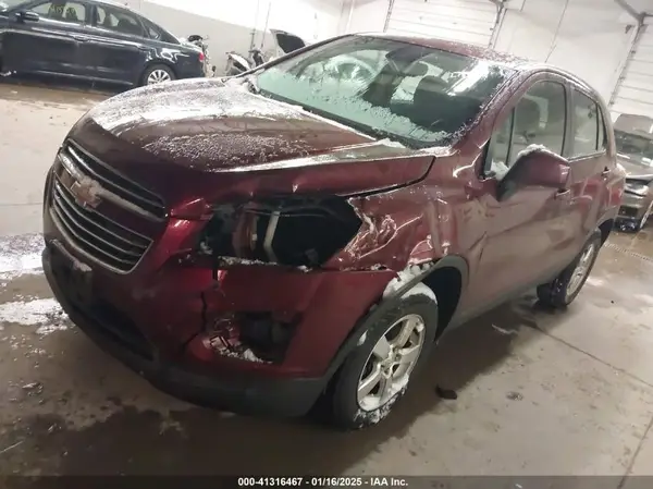 3GNCJNSB4GL279897 2016 CHEVROLET TRAX - Image 2