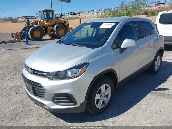 3GNCJNSB4HL240258 2017 CHEVROLET TRAX - Image 2