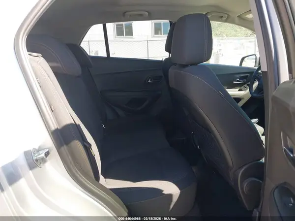 3GNCJNSB4HL240258 2017 CHEVROLET TRAX - Image 8