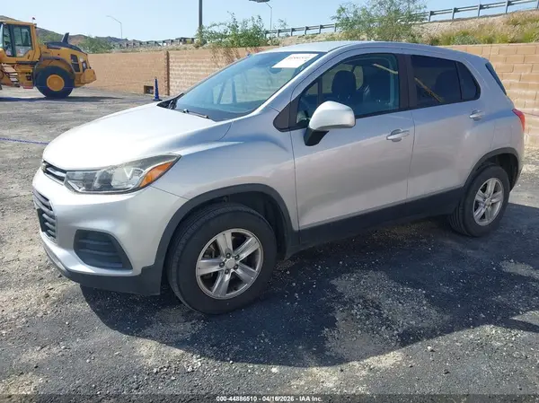 3GNCJNSB4HL255648 2017 CHEVROLET TRAX - Image 2