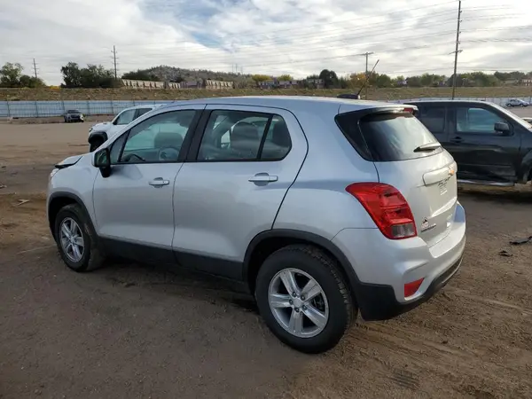 3GNCJNSB4HL270750 2017 CHEVROLET TRAX - Image 2