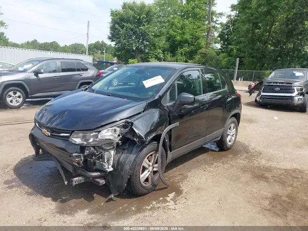 3GNCJNSB4JL203362 2018 CHEVROLET TRAX - Image 2