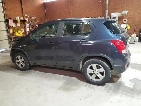 3GNCJNSB4JL233672 2018 CHEVROLET TRAX - Image 2