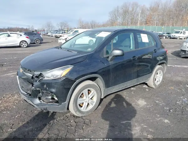 3GNCJNSB4JL242159 2018 CHEVROLET TRAX - Image 2