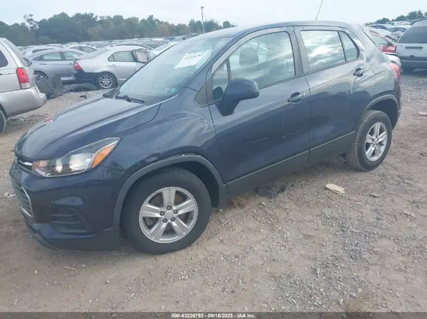 3GNCJNSB4JL277283 2018 CHEVROLET TRAX - Image 2
