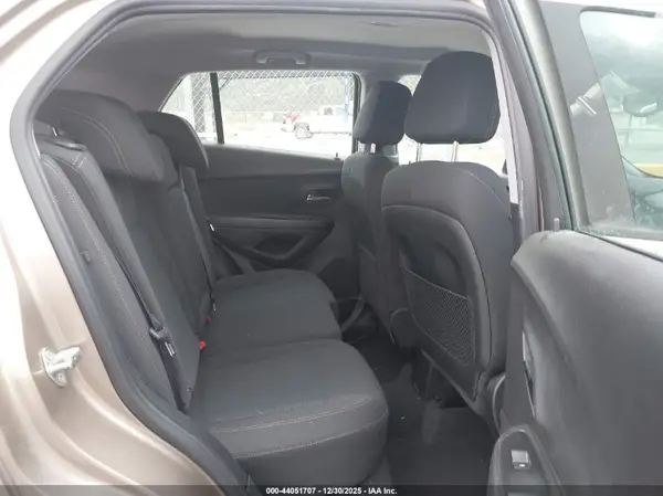 3GNCJNSB4JL385774 2018 CHEVROLET TRAX - Image 8