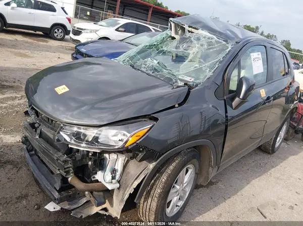 3GNCJNSB4KL173796 2019 CHEVROLET TRAX - Image 2