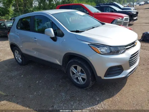 3GNCJNSB4KL173930 2019 CHEVROLET TRAX - Image 1