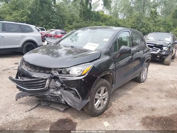 3GNCJNSB4KL174348 2019 CHEVROLET TRAX - Image 2