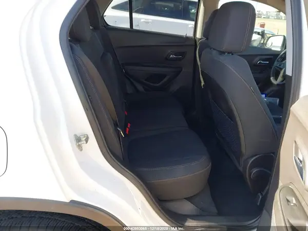 3GNCJNSB4KL174835 2019 CHEVROLET TRAX - Image 8