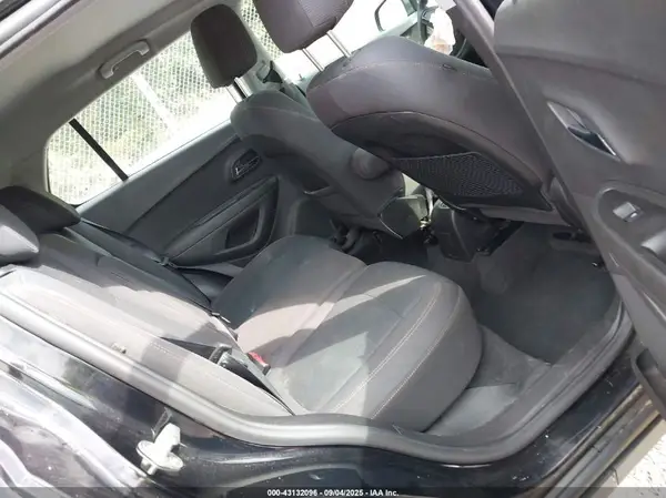 3GNCJNSB4KL207428 2019 CHEVROLET TRAX - Image 8
