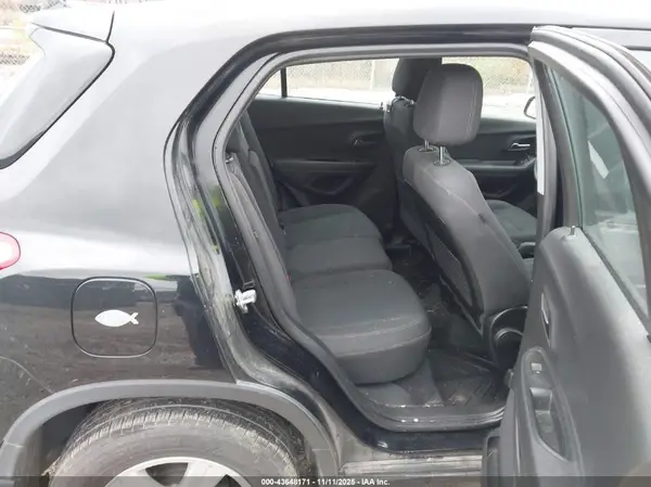3GNCJNSB4KL248853 2019 CHEVROLET TRAX - Image 8