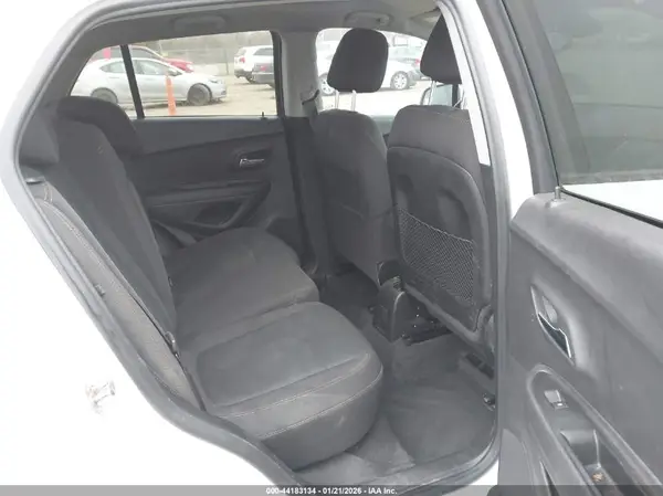 3GNCJNSB4KL263708 2019 CHEVROLET TRAX - Image 8