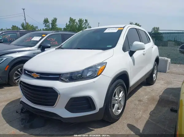 3GNCJNSB4KL265698 2019 CHEVROLET TRAX - Image 2
