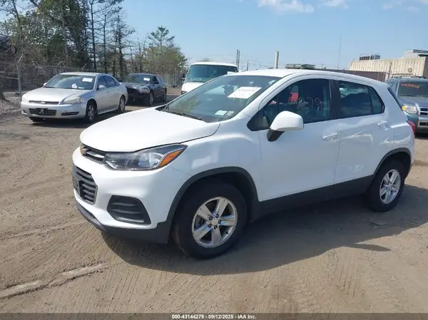 3GNCJNSB4KL346264 2019 CHEVROLET TRAX - Image 2