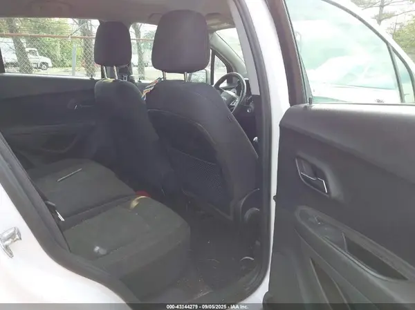 3GNCJNSB4KL346264 2019 CHEVROLET TRAX - Image 8
